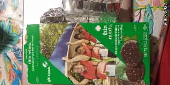Avaliação do consumidor - Segurança alimentar Girl Scouts Cookies, Walmart Supercenter, Cedar Street, Monticello, Minnesota, USA I bought Girl Sco... foto #3
