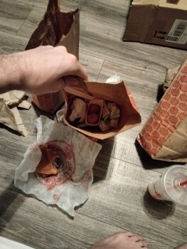 Verbraucherbewertung – Lebensmittelsicherheit Wendy's, 749 W Oglethorpe Hwy, Hinesville, GA 31313, USA Mi mujer y yo comimos a las 10:00 pm y nos... Foto #2