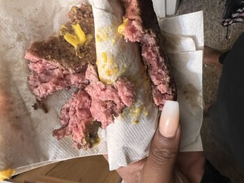 مراجعة المستهلك - سلامة الغذاء McDonald’s, Atlanta, GA, USA WAS GIVEN RAW DOUBLE QUARTER POUNDER
HAVE PHOTOS TO PROVE
ATE BURGER... صورة فوتوغرافية #2