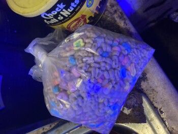 Reseña del consumidor - Seguridad alimentaria Lucky Charms, Hannaford Supermarket, Wilson Street, Brewer, Maine, USA Thuresday morning i bot a fam... foto #2