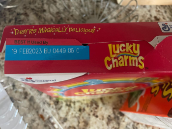 Consumer Review - Food Safety Lcuky Charms, Publix, Clarksville, Tennessee, USA My daughter purchased a box of Lucky Charms for th... photo #2