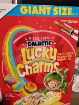 Consumer Review - Food Safety Food 4 Less, Santa Fe Avenue, Huntington Park, California, USA Comimos cereal lucky charms. Alas poc... photo #2
