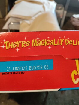 Consumer Review - Food Safety Food 4 Less, Santa Fe Avenue, Huntington Park, California, USA Comimos cereal lucky charms. Alas poc... photo #3