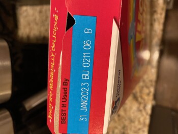 Consumer Review - Food Safety Jewel-Osco, Naperville, IL, USA Lucky charms I have the box still , It happened on March 17, 2022. B... photo #1