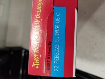 Consumer Review - Food Safety Lucky charms, Safeway, East Indian School Road, Phoenix, AZ, USA I bought the lucky charms and got b... photo #3