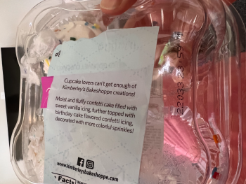 Consumer Review - Food Safety Kimberleys bake shop, Norwich, CT, USA My 6 year old daughter has a nut allergy and we got the birth... photo #3
