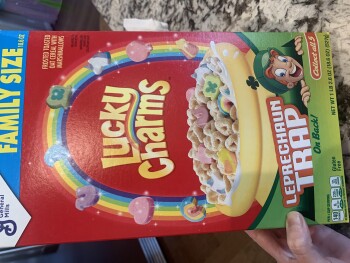 Consumer Review - Food Safety H-E-B, West Parkwood Avenue, Friendswood, Texas, USA I believe lucky charms, I bought a box last wee... photo #2