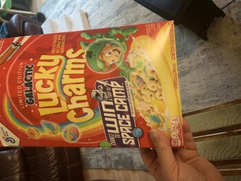 Consumer Review - Food Safety Lucky Charms, Vancouver, WA, USA I had Lucky Charms for dinner Wednesday night, I was sick the next... photo #1