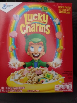 Reseña del consumidor - Seguridad alimentaria Lucky charms, Sam's Club, County Road 64, Elmira, NY, USA Lucky charms is my favorite cereal since I... foto #2