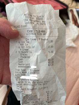 Verbraucherbewertung – Lebensmittelsicherheit Dunkin', Montgomery Highway, Vestavia Hills, AL, USA Went to there’ in the morning of 4/21/22, aroun... Foto #2
