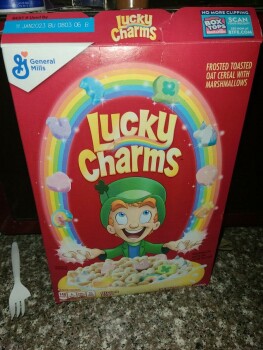 Reseña del consumidor - Seguridad alimentaria WinCo Foods, Coffee Road, Bakersfield, CA, USA Lucky charms cereal I still have original cereal and... foto #4