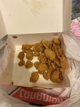 Reseña del consumidor - Seguridad alimentaria Popeyes Louisiana Kitchen, Albion Road, Etobicoke, ON, Canada I bought popcorn shrimp. My upper body... foto #3