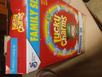 Verbraucherbewertung – Lebensmittelsicherheit Lucky Charms, Walmart Supercenter, Texas 256 Loop, Palestine, Texas, USA 2 days ago.  I ate Lucky Ch... Foto #2
