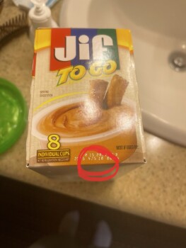 Reseña del consumidor - Seguridad alimentaria Jif, Walmart Supercenter, Millennium Boulevard, Cortland, Trumbull County, OH, USA I bought the Jif... foto #1