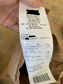 Consumer Review - Food Safety McDonald's, 7 Place de la Comédie, Montpellier, France Juste après avoir pris un menu avec du poulet... photo #2