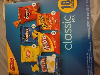 消费者评论 - 食品安全 Walmart Supercenter, 1st Avenue South, Fort Dodge, IA, USA Today, The small Potato chip bags lays br... 照片 #1