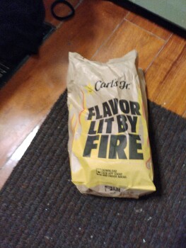 Consumer Review - Food Safety Burger, Carl's Jr., East Highland Avenue, San Bernardino, California, EE. UU. My mother brought me 2... photo #3