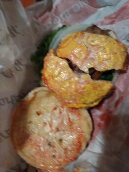 Consumer Review - Food Safety Burger, Carl's Jr., East Highland Avenue, San Bernardino, California, EE. UU. My mother brought me 2... photo #4