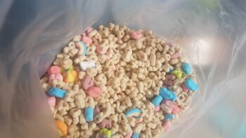 Reseña del consumidor - Seguridad alimentaria Lucky Charms, Milwaukee, Wisconsin, USA Eating Lucky Charms gave me diarrhea  and other gastrointest... foto #2