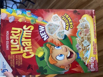 Consumer Review - Food Safety Lucky Charms cereal, GIANT, Susquehanna Road, Roslyn, PA, USA Ate a bowl of lucky charms for breakfa... photo #3
