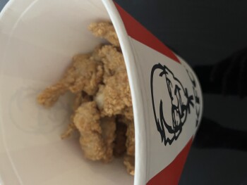 Consumer Review - Food Safety KFC Rosny-sous-Bois, Boulevard Gabriel Péri, Rosny-sous-Bois, France Mon fils à mangé les poulets et... photo #1