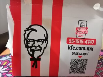 Consumer Review - Food Safety KFC, Gran Plaza, Calle 57, Gonzalo Guerrero, Mérida, Yuc., Mexico Yo y mis hijas, Paso el dia de aye... photo #2