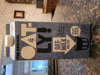 مراجعة المستهلك - سلامة الغذاء Whole Foods Market, Worcester Road, Framingham, MA, USA Now, Symptoms,  Bought Oatly oat milk from h... صورة فوتوغرافية #2