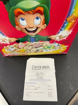 消费者评论 - 食品安全 Lucky Charms, Stater Bros. Markets, 26892 La Paz Road, Aliso Viejo, CA, USA I ate a bowl of brand ne... 照片 #3