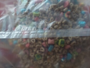مراجعة المستهلك - سلامة الغذاء Walgreens, Governors Highway, Olympia Fields, IL, USA It started yesterday,  Lucky charms cereal I i... صورة فوتوغرافية #1