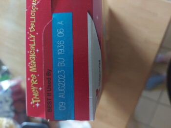 مراجعة المستهلك - سلامة الغذاء Walgreens, Governors Highway, Olympia Fields, IL, USA It started yesterday,  Lucky charms cereal I i... صورة فوتوغرافية #2