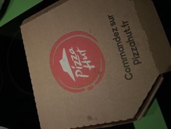 Consumer Review - Food Safety Pizza Hut, Rue du Général Leclerc, Créteil, France Je suis le seul à être tombé malade dans mon ména... photo #2
