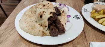 Verbraucherbewertung – Lebensmittelsicherheit Plac Kitchen & Grill, Dolac Market, Zagreb, Croatia Saturday October 1st 2022, Cevapcici Foto #2
