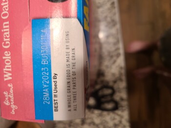 Avis du consommateur - Sécurité alimentaire Cheerios, Walmart Supercenter, Fayetteville Road, Van Buren, AR, USA I bought a box of very berry ch... photo #2