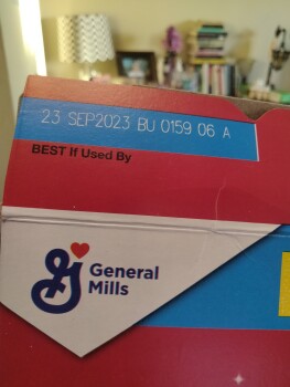 Consumer Review - Food Safety Family Fare Supermarket, South 24th Street, Omaha, NE, USA Nov 16, 2022, Ate a bowl of Lucky Charms... photo #2