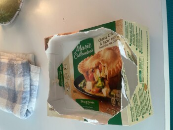 Consumer Review - Food Safety Marie Callender's Pot Pie, Ocala, FL, USA Prepared the Chicken, Bacon, Cheese Pot Pie in the microwa... photo #2