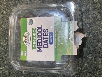 Consumer Food Safety Report Sprouts Farmers Market, West 13th Avenue, Escondido, CA, USA I bought organic medjool dates from her... photo #3