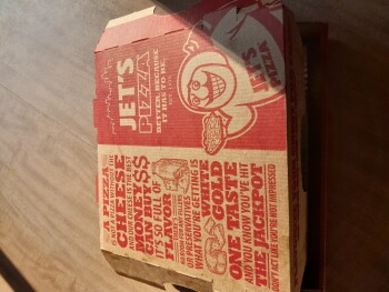 消费者评论 - 食品安全 Jet's Pizza, Van Dyke, Washington, MI, USA This morning from last night's pizza. My dad and I both w... 照片 #2