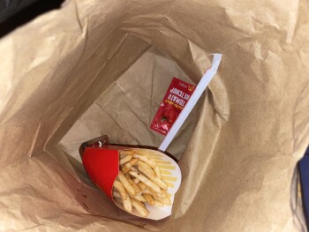Consumer Review - Food Safety McDonald's, Street 373، Ar-Rayyan, Qatar طلبت من ماك اليوم الفرايز الجديد لكن لم يتم وضعه وطلبت في س... photo #1
