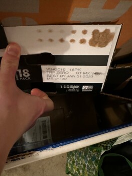 消费者评论 - 食品安全 Costco Wholesale, Costco Way, St. Peters, MO, USA Oikos Triple Zero Greek Yogurt, I started having s... 照片 #2
