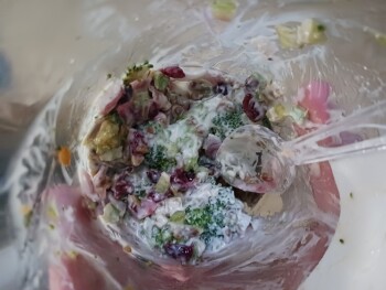 消费者评论 - 食品安全 City Market, Fremont Drive, Cañon City, CO, USA I bought broccoli sald from their salads that were o... 照片 #2