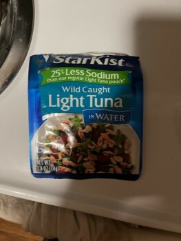 Consumer Review - Food Safety Fry's, East 22nd Street, Tucson, AZ 85710, USA Starkist 25% less sodium wild caught light tuna in wa... photo #2