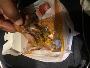 消费者评论 - 食品安全 Popeyes Louisiana Kitchen, 16530 Florida 50, Clermont, FL, USA Ordered new ghost 5 piece with fries... 照片 #5