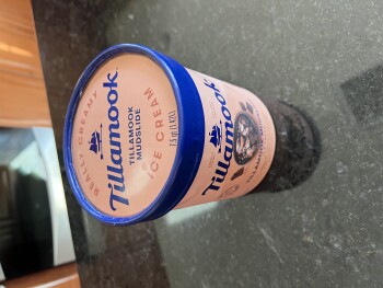 消费者评论 - 食品安全 Tillamook Creamery, North Highway 101, Tillamook, OR, USA Yesterday 4 hours after eating their Tilla... 照片 #2