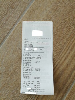 消费者评论 - 食品安全 KFC Avignon Mistral, Chemin de l'Herbe, Avignon, France Hier soir j'ai acheté un bucket de poulet à... 照片 #3