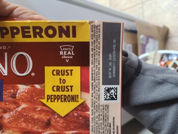 Avis du consommateur - Sécurité alimentaire Target Stone Oak, U.S. 281, San Antonio, TX, USA My wife felt sick after eating this pizza rising cr... photo #2
