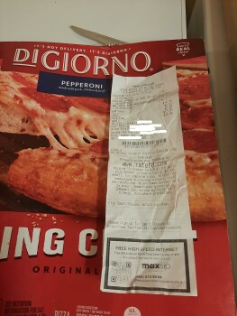 Relatório de segurança alimentar do consumidor Family Dollar, Ocilla Highway, Fitzgerald, GA, USA I purchased a digiorno pizza from here and it was... foto #2
