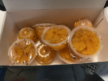 Verbraucherbewertung – Lebensmittelsicherheit Costco Wholesale, Baltimore Avenue, Beltsville, MD, USA Purchased some Dole mandarin oranges and my... Foto #1