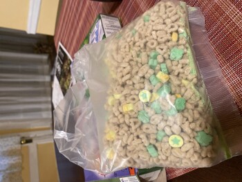 Verbraucherbewertung – Lebensmittelsicherheit Safeway, South Shore Center, Alameda, CA, USA I ate Lucky Charms cereal this morning and got nauseou... Foto #2