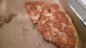 Consumer Review - Food Safety Domino's Pizza - Bracknell - Birch Hill, Liscombe, Bracknell, UK Suspected food poisoning. Symptoms:... photo #2