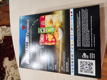 Reseña del consumidor - Seguridad alimentaria Cheez-it, Harris Teeter, West Friendly Avenue, Greensboro, NC, USA Suspected food poisoning. Symptom... foto #2